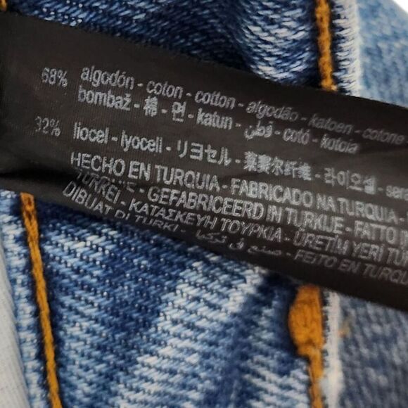 Zara 90s Bermuda Shorts 2 Blue Denim Distressed Boho Bloggers Fave Raw Hem Y2K - Picture 5 of 10